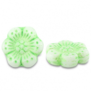 Czech Beads boho flower 14mm Light Green