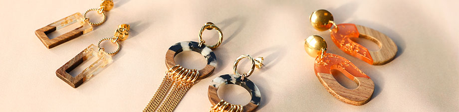 Resin / velvet pendants and beads Resin / velvet pendants and beads